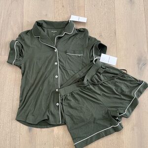 NWT Cozy Earth Women's Olive Green Short Pajama Set